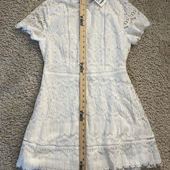 MOONRIVER DRESS SIZE JUNIOR LARGE BEAUTIFUL LACE NWT - Picture 2 of 16